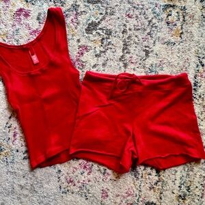 🌺🌺🌺SKIMS Cranberry Ribbed Tank & Lounge Shorts Set🌺🌺🌺